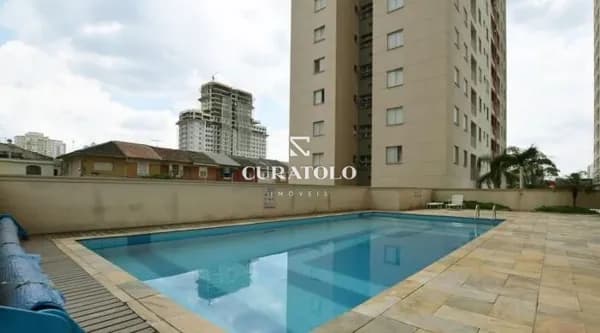 Apartamento à venda, de 2 quartos com 1 vaga e varanda na Mooca