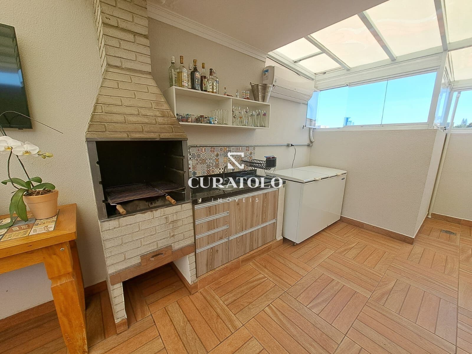 More em uma Casa com Conforto e espaço na Vila Prudente, com 2 Suítes, 2 Vagas e quintal com Churrasqueira, em Condomínio ao lado da Av. Salim Farah Maluf