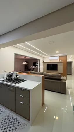Apartamento à venda com 121 m², 3 suítes, varanda gourmet e 2 vagas na Vila Prudente, São Paulo.