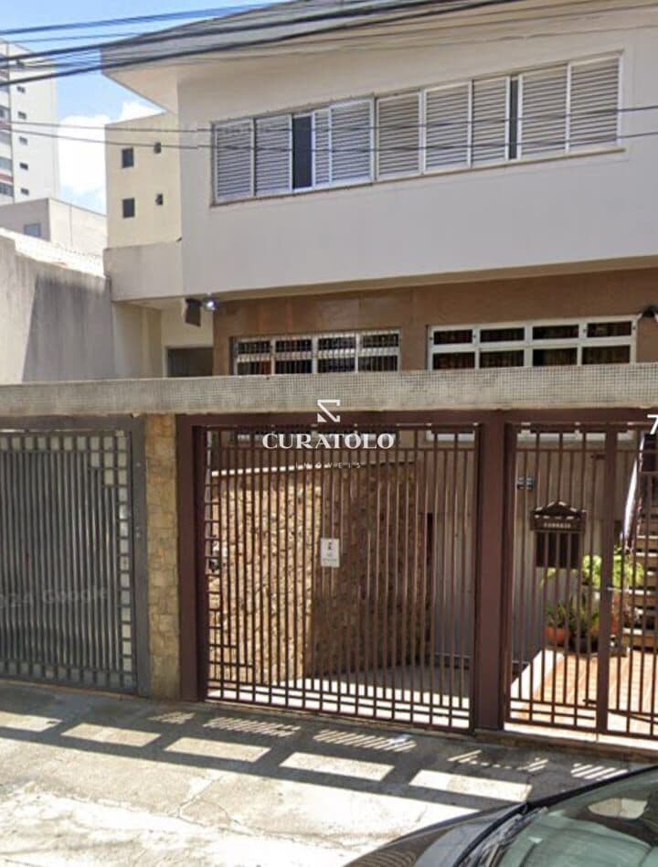 Casa sobrado à venda com 240 m², 3 quartos e 6 vagas, Mooca, São Paulo.