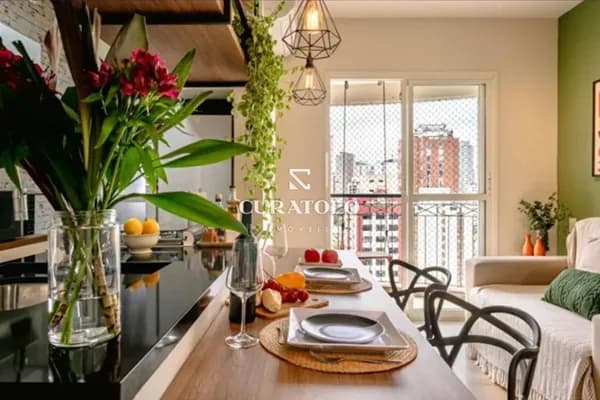 Apartamento à venda com 45 m², 1 quarto, varanda e 2 vagas na Vila Nova Conceição, São Paulo.