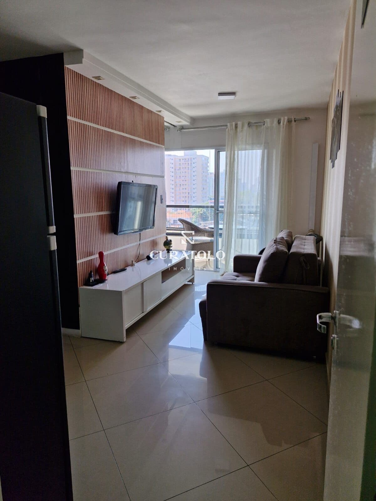 Apartamento à venda, de 1 quarto e varanda, no bairro do Cambuci