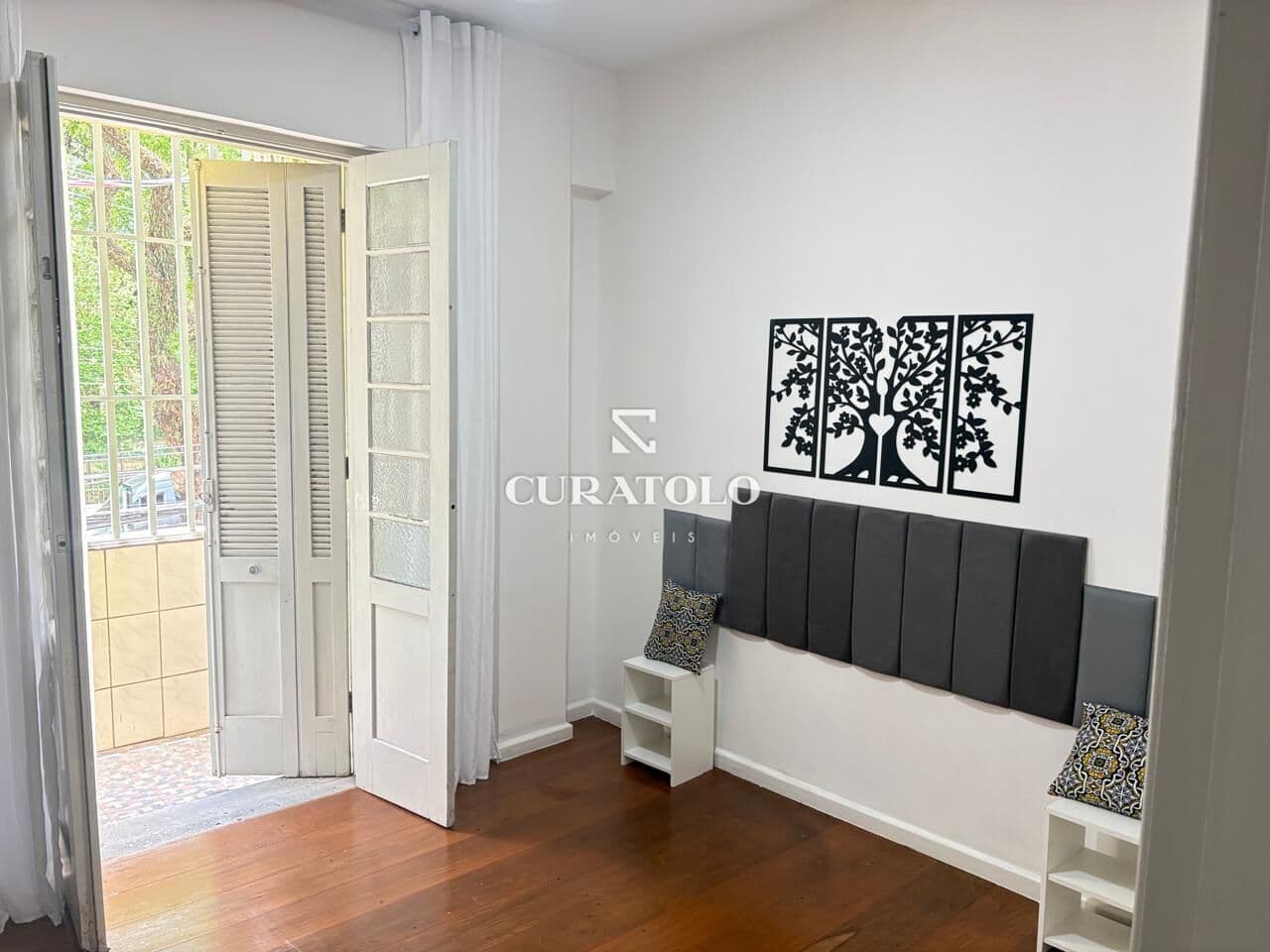 Apartamento à venda com 57 m², 2 quartos e varanda no Bom Retiro, São Paulo.
