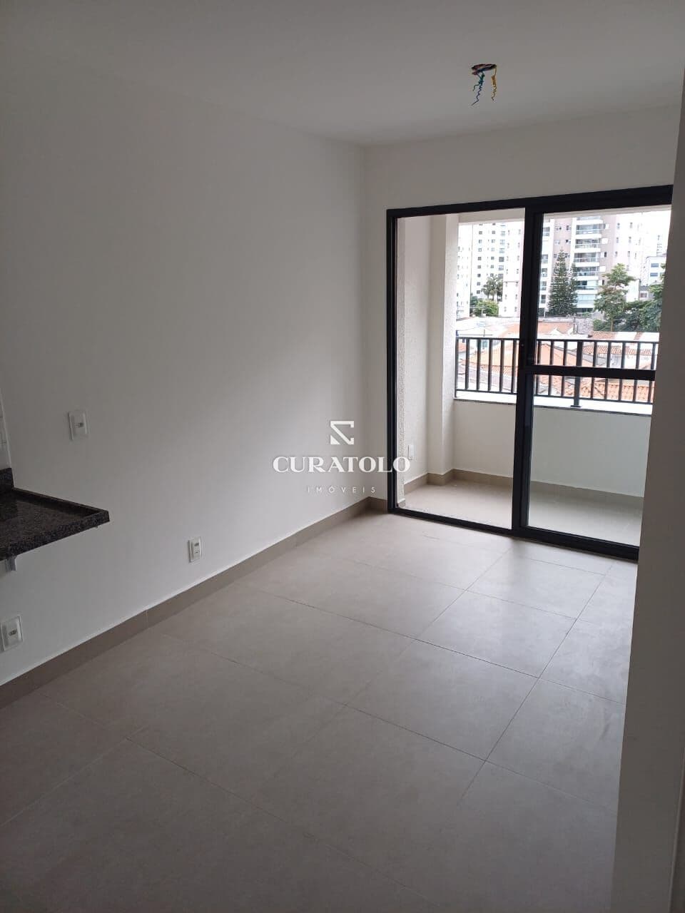 Experimente a vida urbana da Vila Mariana: apartamento studio, perfeito para moradia ou investimento ao lado do do Metrô Vila Mariana