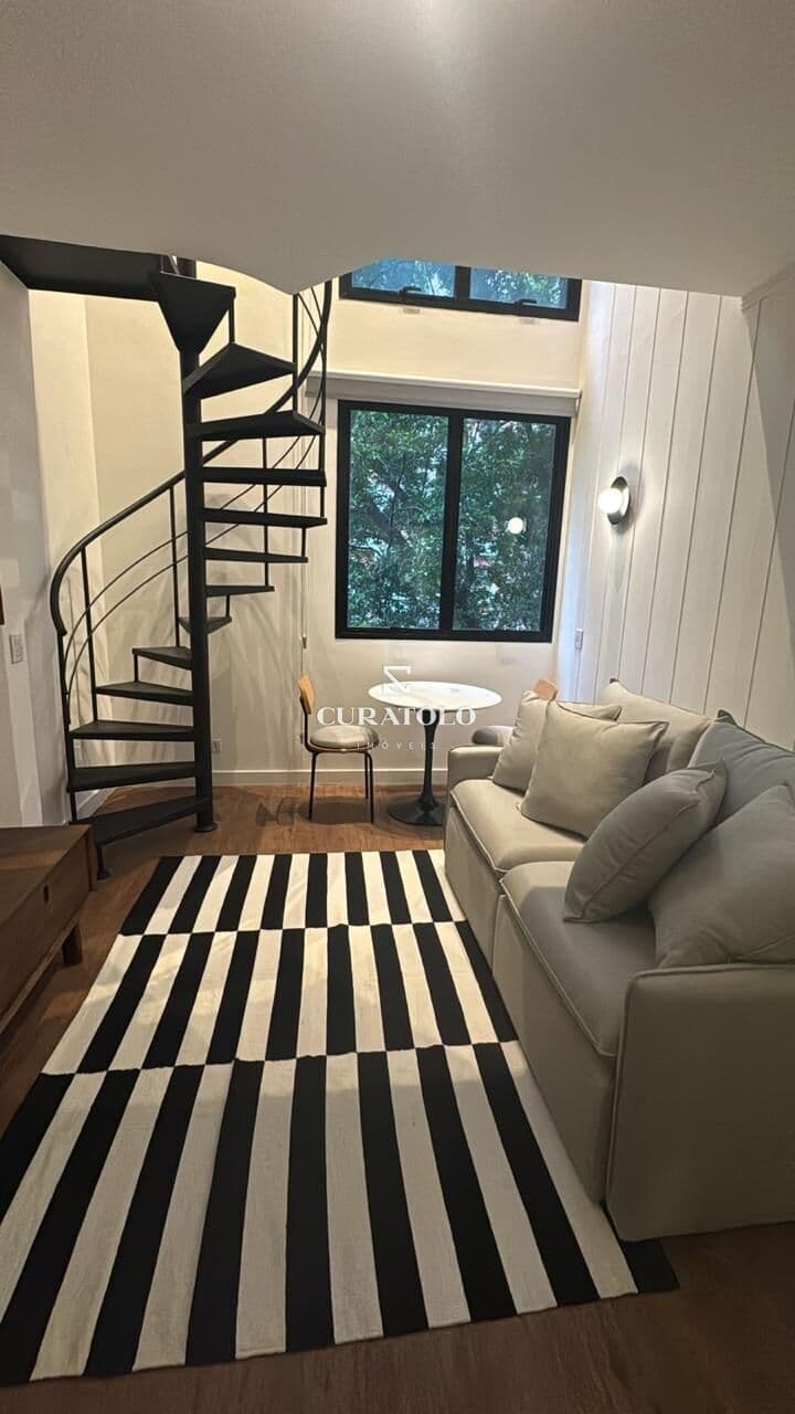 Apartamento duplex à venda com 41 m², 1 suíte e vaga, Vila Olímpia, São Paulo.