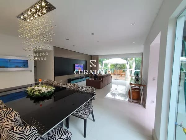 Casa térrea à venda com 3 suítes, 1000 m², na Vila Albertina, São Paulo.
