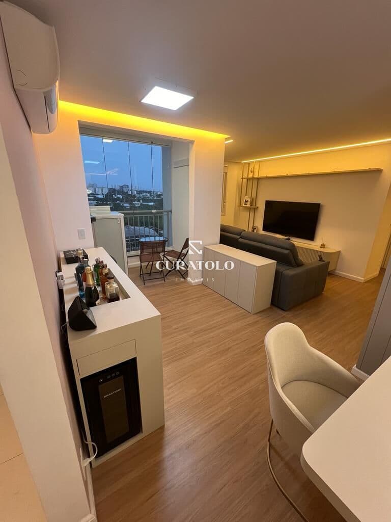 Apartamento à venda, de 2 quartos, 2 vagas e varanda no Rudge Ramos, em São Bernardo