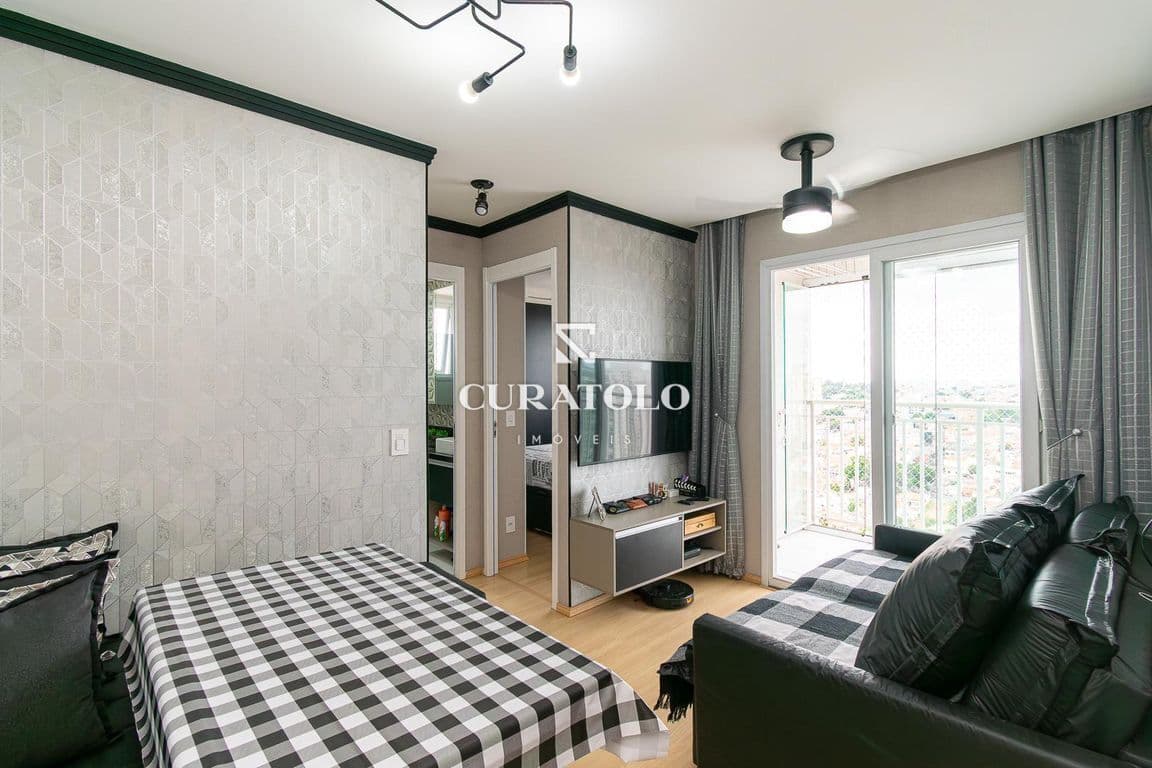 Apartamento à venda com 69 m², 2 quartos, varanda e vaga na Vila Prudente, São Paulo.