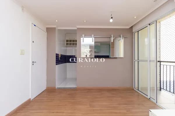 Apartamento à venda, de 2 quartos, varanda e 1 vaga no Parque São Lucas