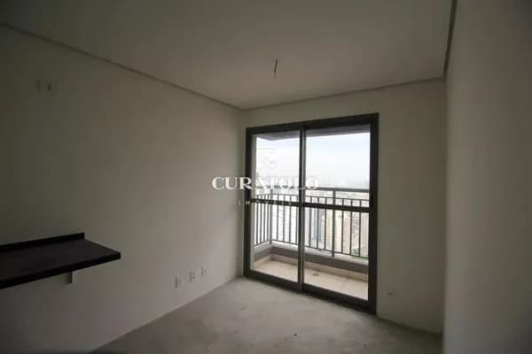 Apartamento à venda com 43 m², 2 quartos e varanda na Vila Prudente, São Paulo.