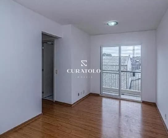 Apartamento à venda com 50 m², 2 quartos, varanda e vaga, Sacomã, São Paulo.