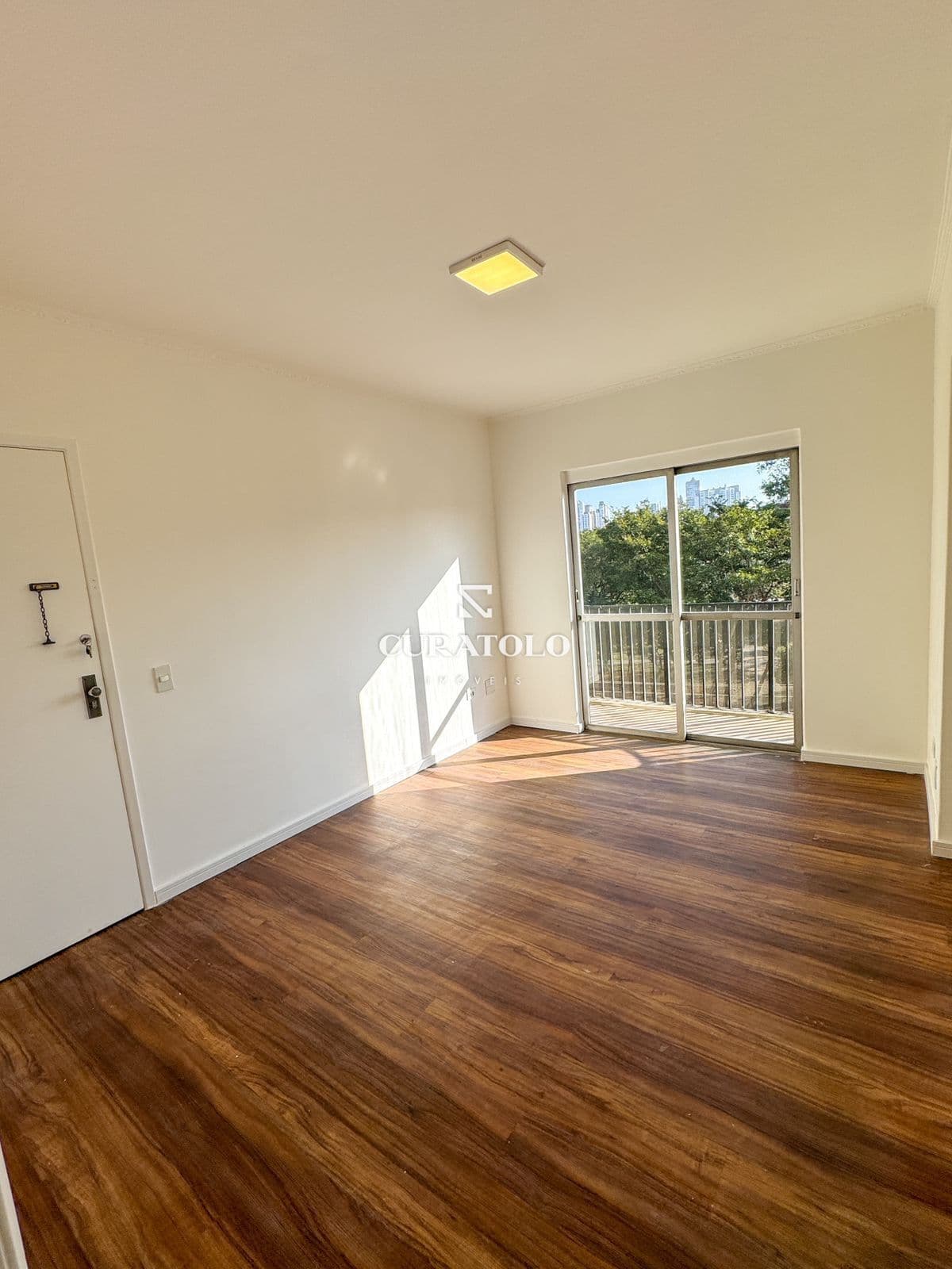 More com conforto e espaço em Santo André, no Santa Terezinha a 4 min da Estação Pref. Saladino, amplo apartamento de 94m2 com 3 quartos, vaga e varanda