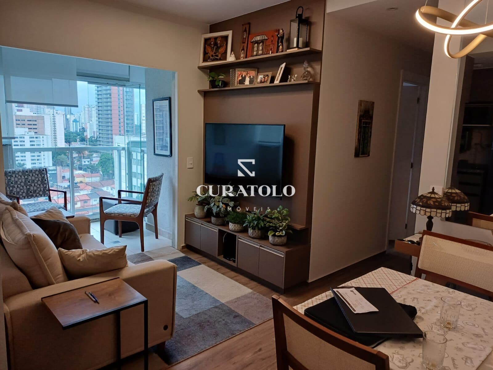 Apartamento à venda, de 2 quartos, 1 vaga e varanda na Chácara Santo Antônio