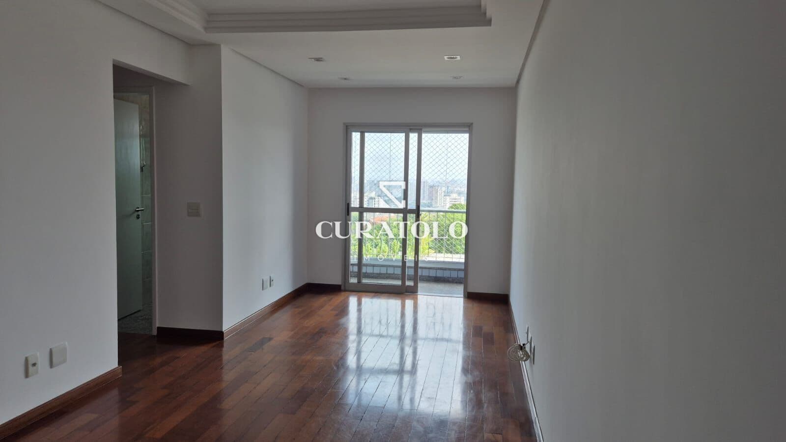 Seu novo lar na Vila Alpina, ao lado da Av. Zelina. Apartamento pronto de 60m², com 2 Quartos, varanda e 2 vagas cobertas