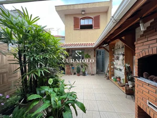 Venha conhecer a casa ideal no Ipiranga, ao lado da Av. Nazaré: sobrado com 200 m², 3 quartos e 5 vagas e área gourmet com churrasqueira