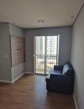 Apartamento à venda com 50 m², 2 quartos, varanda e vaga na Tatuapé, São Paulo.