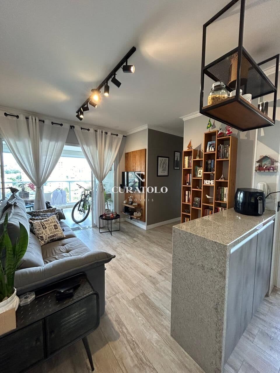 Sua nova vida no Jardim São Paulo, a 11 min a pé do Metrô: lindo apartamento mobiliado de 64 m² com 2 Quartos, 1 vaga e varanda