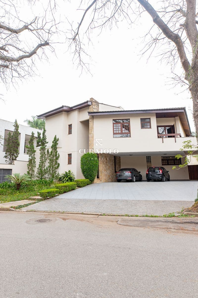 Sobrado em condomínio à venda com 450 m², 5 quartos, espaço gourmet e 4 vagas, Super Quadra Morumbi, São Paulo.