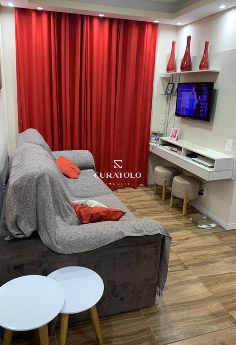 Apartamento à venda, de 2 quartos, varanda e 1 vaga no Parque Dom João Neri (região de Itaim Paulista)