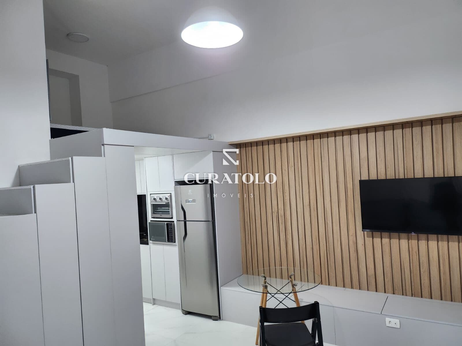 Apartamento à venda com 33 m², 1 quarto, mobiliado em Perdizes, São Paulo.