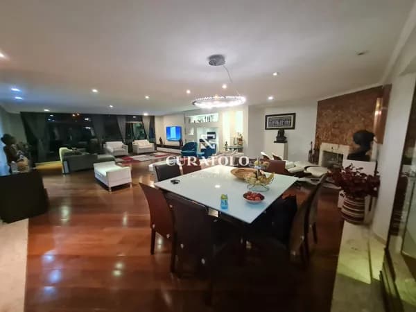 Conquiste seu novo e belíssimo lar! Apartamento com 300 mts em São Caetano, 4 suítes, 4 vagas cobertas, ótima localização e pronto para morar!