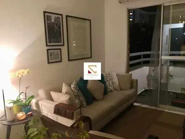 Apartamento à venda na Vila Mariana, de 2 quartos, varanda e vaga