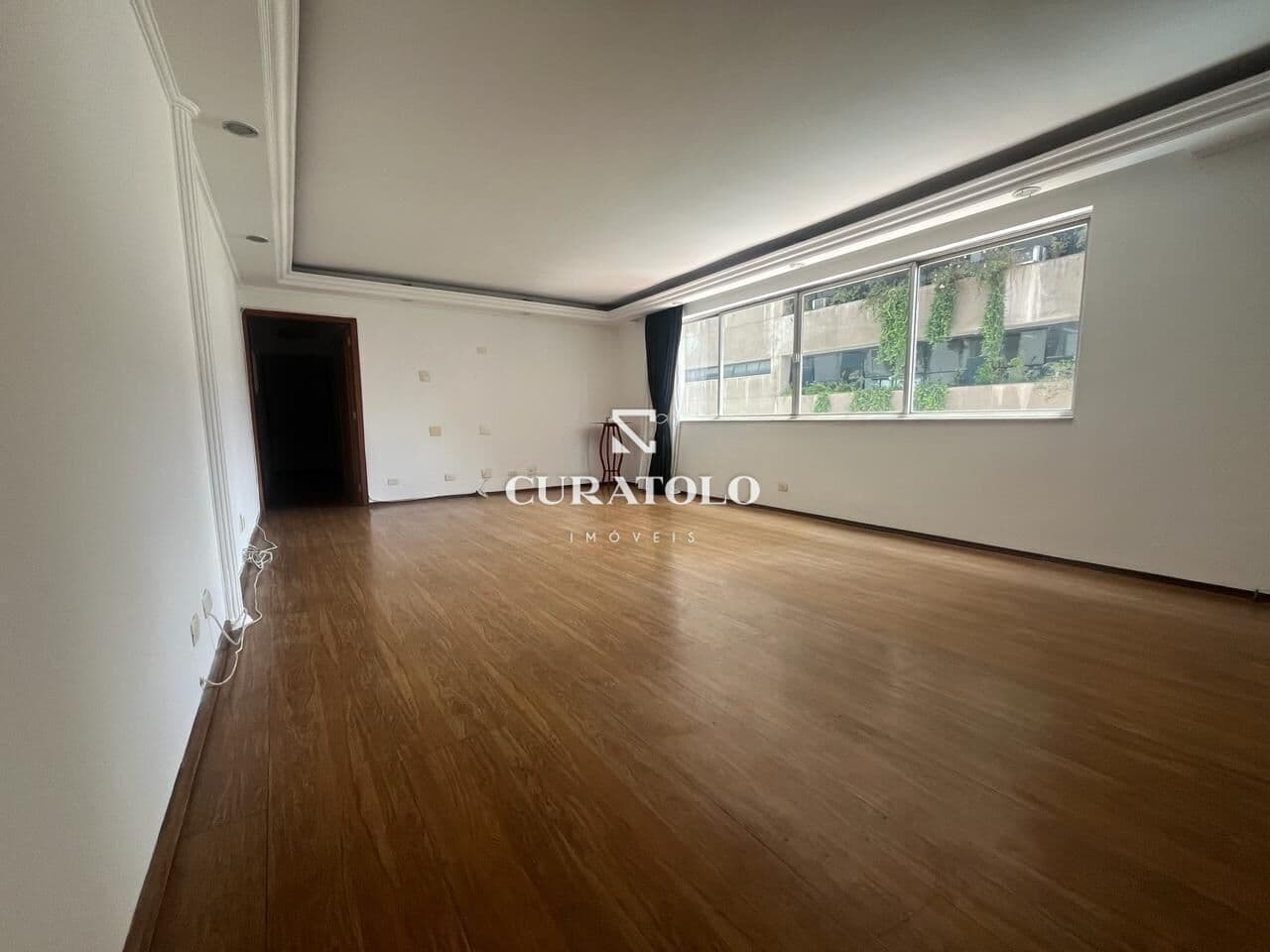 Seu novo lar de alto padrão na Vila Mariana, ao lado do Metrô Ana Rosa: Apartamento pronto de 127 m2 com 3 Quartos, 1 vaga com ambientes amplos e espaçosos