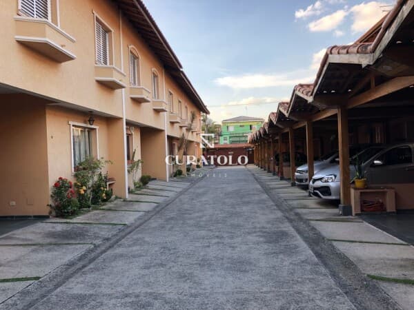 Viva com conforto e segurança na Chácara Belenzinho: Sobrado em Condomínio com 2 Dorms, 2 Vagas e Área Gourmet com Churrasqueira