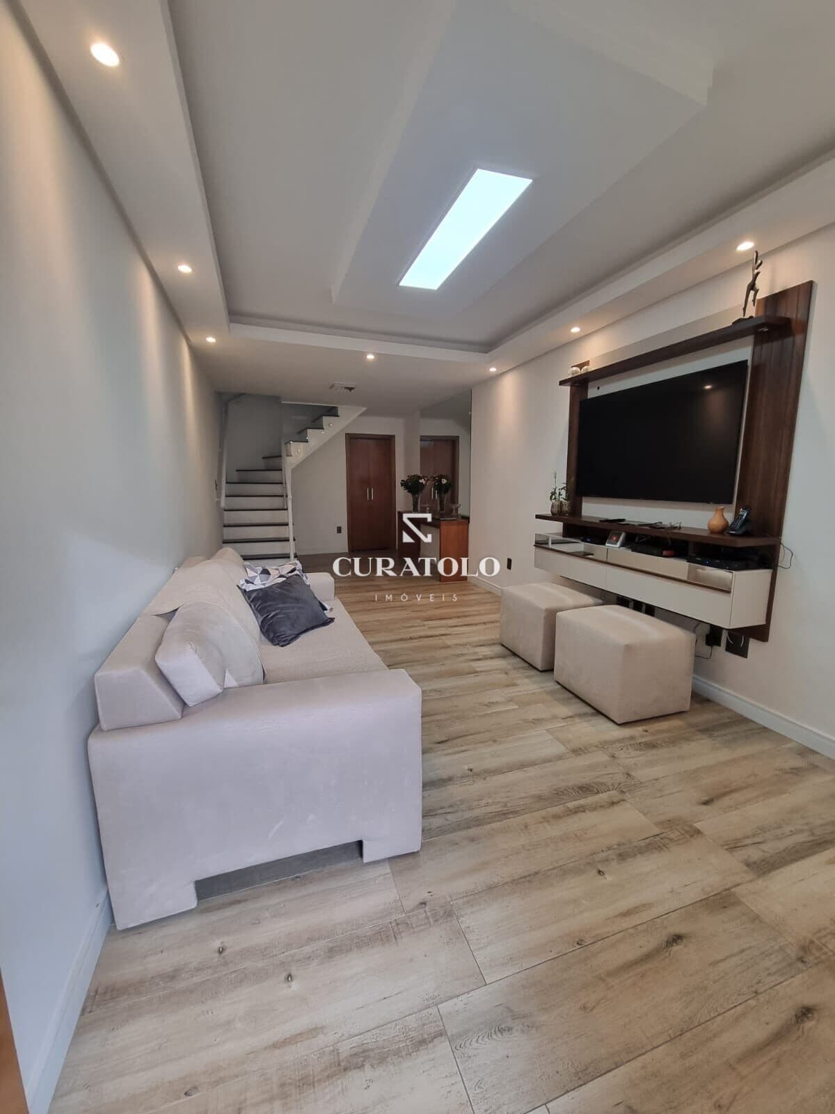 Venha conhecer a casa ideal no Santa Teresinha, Sobrado com edícula, com 3 Dorms e 1 Vaga.