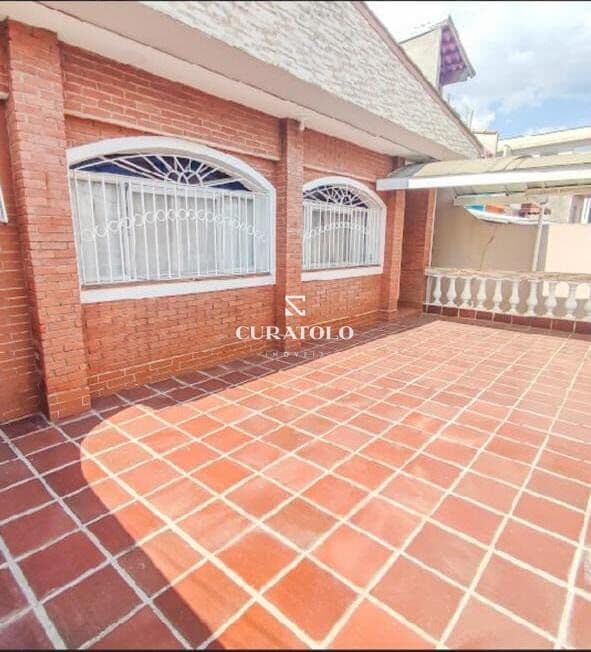 Viva com conforto no Jd Itapemirim, a 6 min do Shopping Metrô Itaquera: Lindo Sobrado de 250m² com 4 Dorms e 2 vagas e quintal com churrasqueira