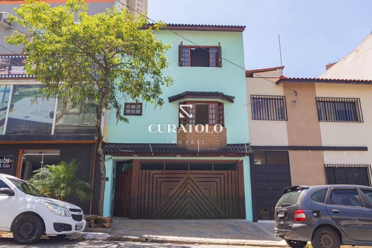 Casa sobrado à venda com 210 m², 4 quartos e 2 vagas, Parque da Mooca, São Paulo.