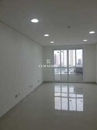 Oportunidade de Negócio: Sala comercial pronta à venda no Tatuapé, ao lado do Shopping Metrô Tatuapé - Com 1 vaga e varanda