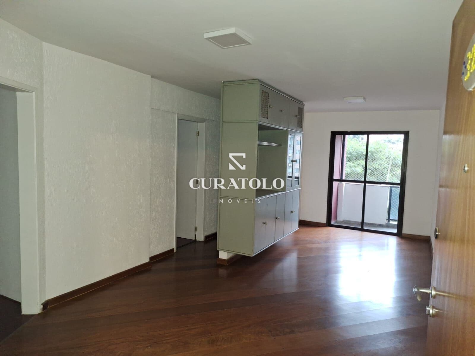 Apartamento à venda, de 2 quartos e 2 vagas no bairro de Cerqueira César