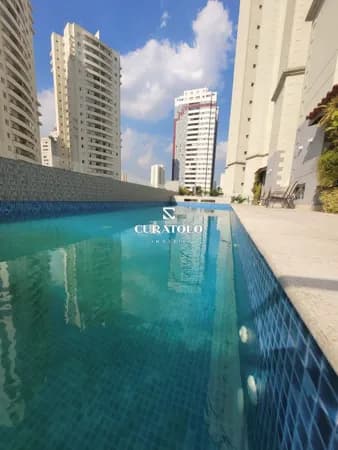 Apartamento à venda com 100 m², 3 quartos, varanda e vaga, Mooca, São Paulo.
