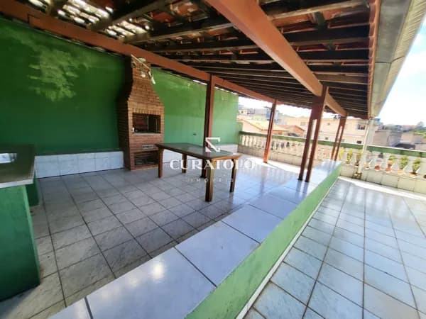 Casa em Santo André com 203 m², 3 Quartos e 3 vagas - Quintal e Churrasqueira - Proprietário com Urgência para Vender - Bairro Jd Monções