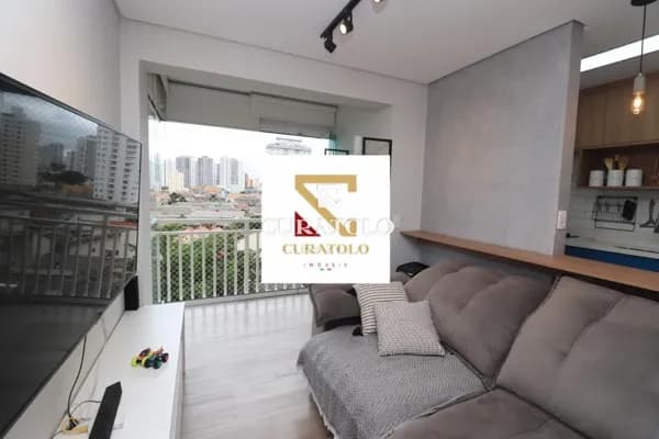 Apartamento á venda 56 m², varanda, 2 vagas, no Tatuapé, São Paulo.
