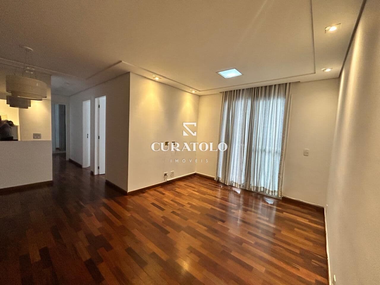 Apartamento à venda com 72 m², 3 quartos, varanda gourmet e vaga na Mooca, São Paulo.