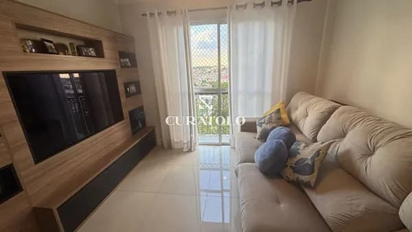 Apartamento à venda com 58 m², 2 quartos e vaga, Vila Carmosina, São Paulo.