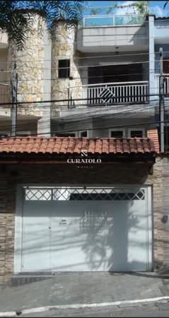 Casa sobrado à venda com 120 m², 5 quartos, varanda e 3 vagas, Cidade Patriarca, São Paulo.