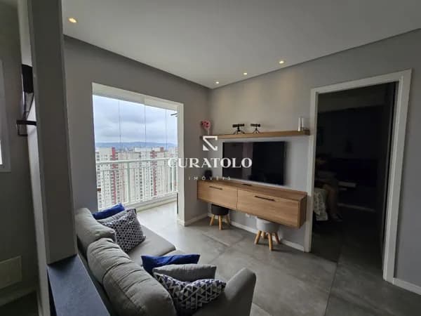 Experimente a vida urbana da Mooca, a 300mts do Metrô Bresser: lindo apartamento de 1 quarto, varanda e vaga, perfeito para moradia ou investimento