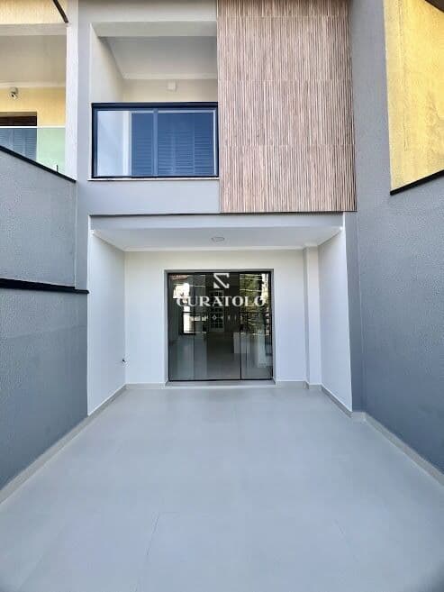 Moradia perfeita para a família: belíssimo sobrado em Santo André de 160 m2 com 3 dormitórios, quintal, pronto para morar e ótima localização!