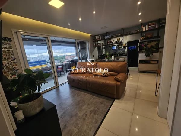 Apartamento à venda com 67 m², 1 suíte, varanda gourmet e vaga no Tatuapé, São Paulo.