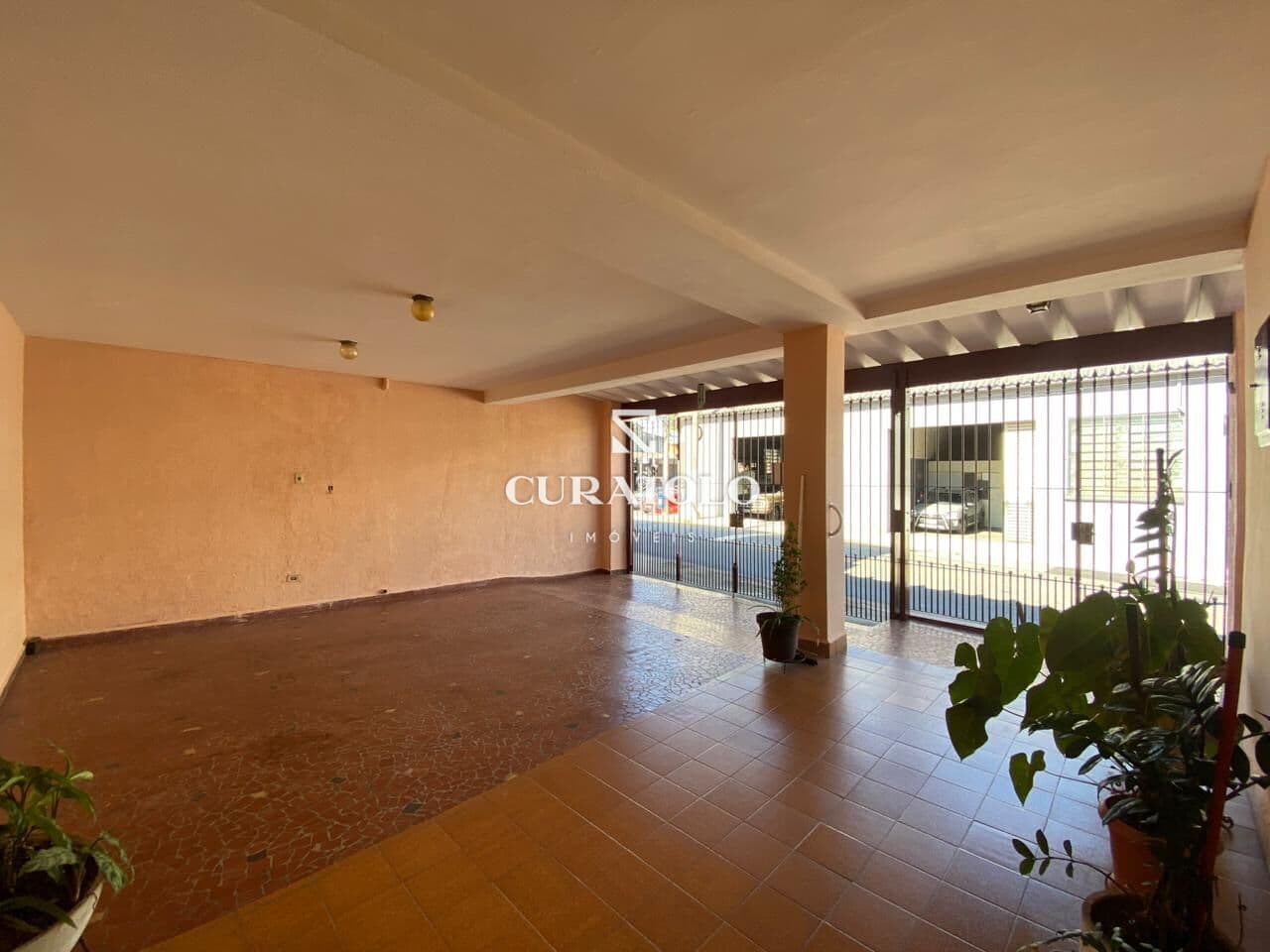 Casa sobrado à venda com 2 quartos e 3 vagas no bairro Cerâmica, São Caetano do Sul.