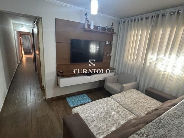 Moradia perfeita para a família: Casa térrea no Pq Savoy City, de 125 m2 com 3 quartos, 2 vagas cobertas e pequeno quintal - Ao lado do Parque do Carmo