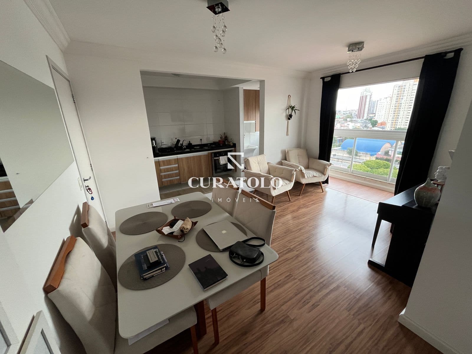 Apartamento à venda, de 2 quartos com 1 vaga e varanda na Vila América, em Santo André
