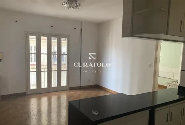 Procurando morar ou investir na República, a 4 min a pé do Metrô, esta é a oportunidade perfeita para você, apartamento de 1 quarto pronto e mobiliado