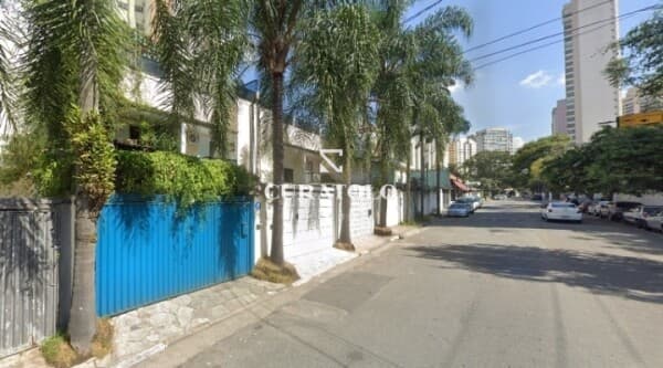 Sua moradia de Alto Padrão Pronta para Morar: Casa com 3 Suítes, 2 Vagas e Área Gourmet com churrasqueira na Vila Mariana