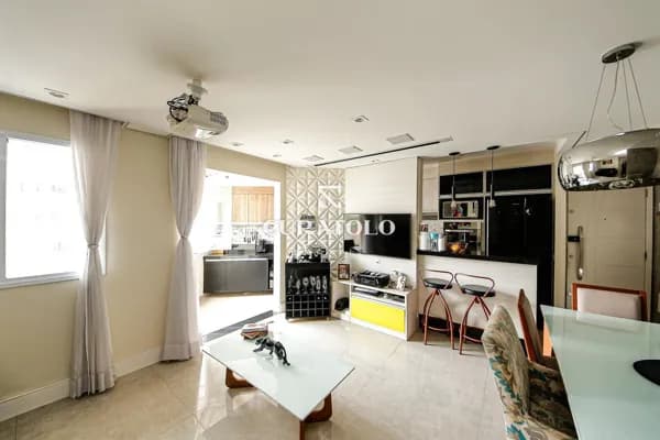 Apartamento à venda com 65 m², 3 quartos, varanda e vaga na Vila Prudente, São Paulo.