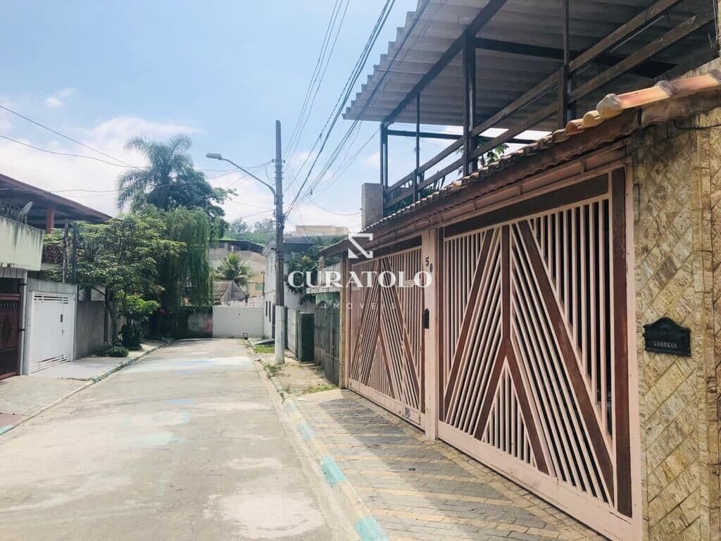Viva com conforto e espaçoso: Excelente casa na Vila Amália, com 4 Dorms, 4 vagas e área para churrasco