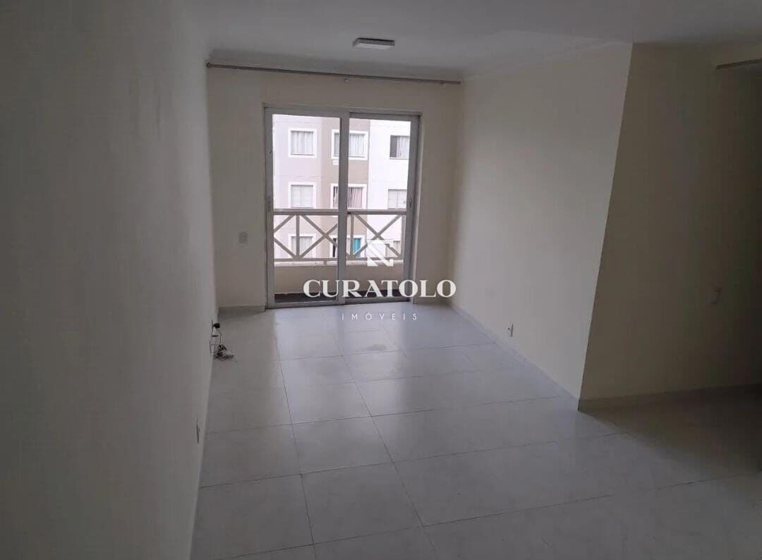 Apartamento à venda com 67 m², 3 quartos, sacada e vaga no Tatuapé, São Paulo.